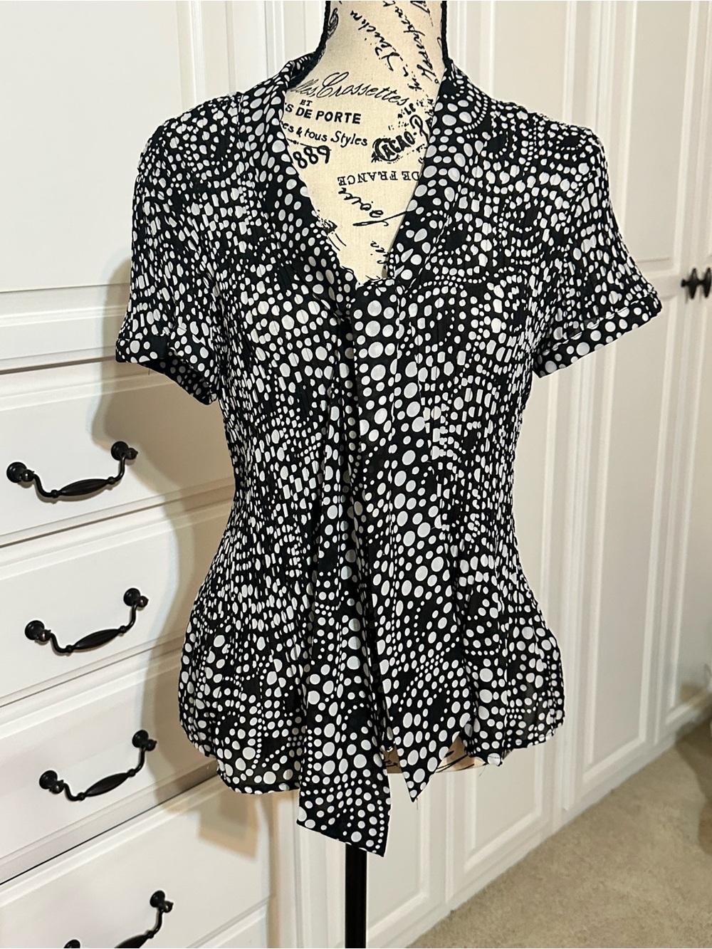 Worthington Black & White Polka Dot Tie-Neck Short Sleeve Blouse